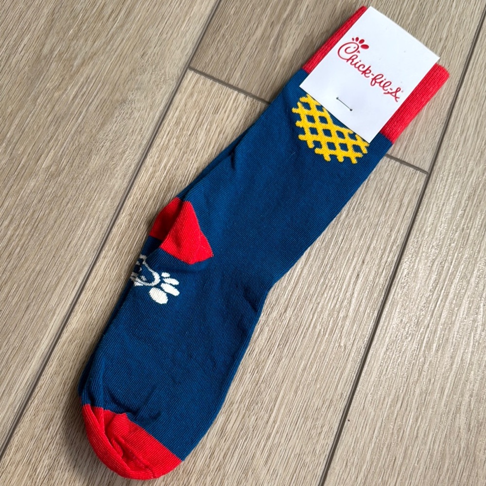 NWT Waffle Fry Chick-Fil-A Novelty Crew Socks| Rare